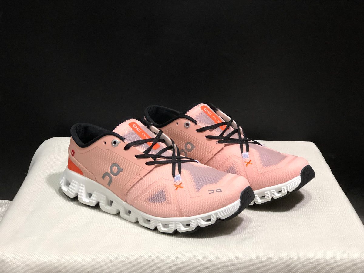 On Running Shoes – Black & Orange