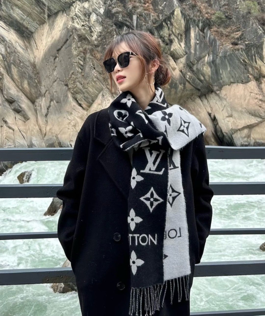 Louis Vuitton Reversible Wool Monogram Scarf - 180 x 30 cm