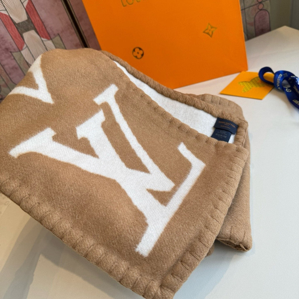 Louis Vuitton Oversized Monogram Fashion Scarf